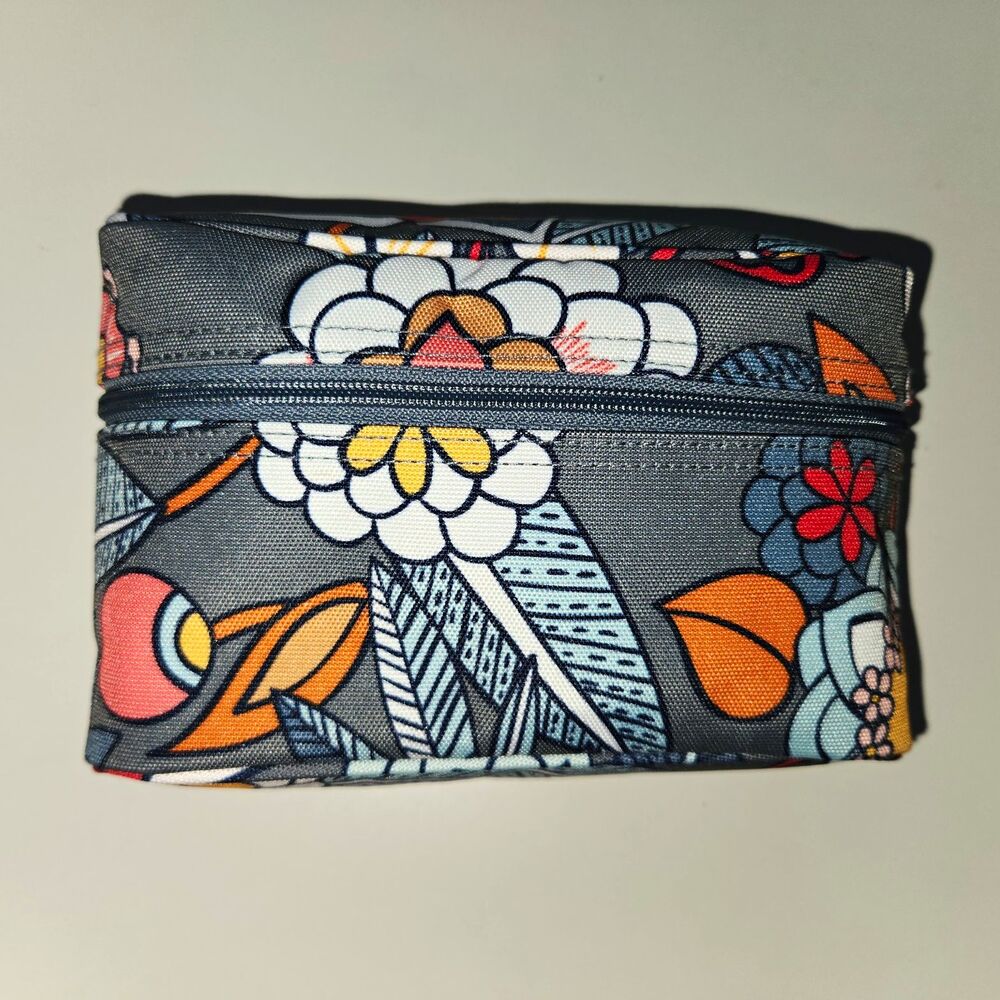 Vera Bradley Zipper Makeup Bag Gray Multicolor Floral Fabric 8x5x3 in